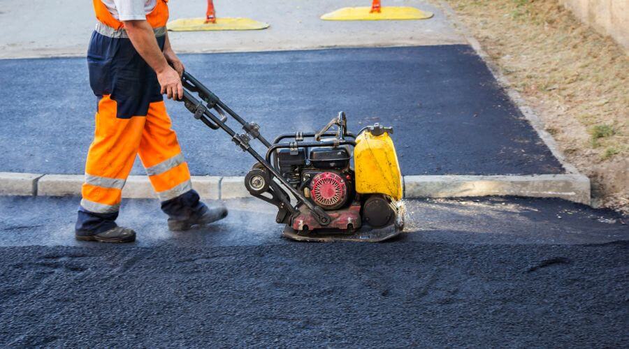 Professional gutter cleaning in Eclectic, AL